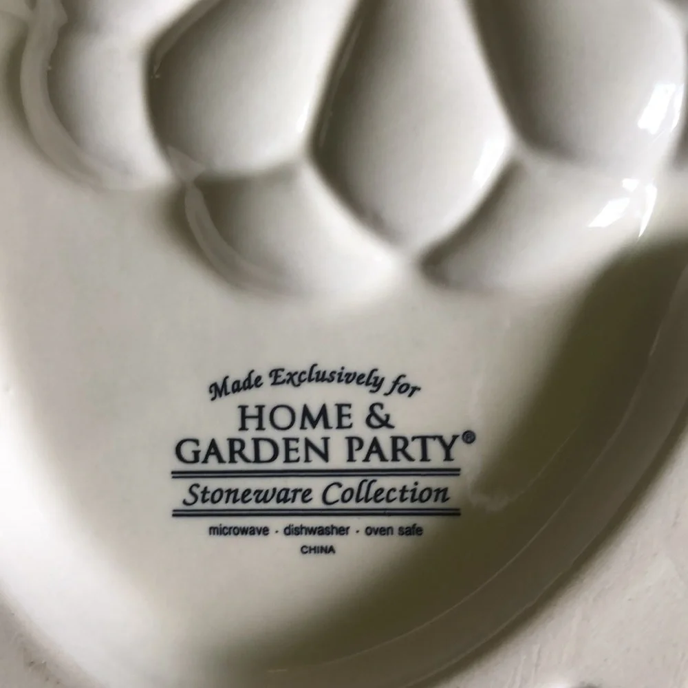 Home And Garden Party Veranda Stoneware Baking Pan 12.5”x11.5”x2.5” 4 pounds